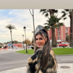 Alba, Babysitter in La Linea de la Concepción