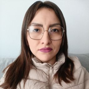 Jhoselyn dessyre, Niñera o canguro en Astillero