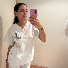 Lucia, Niñera o canguro en La Estación