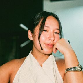 Soledad, Babysitter in Cee