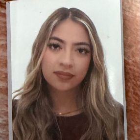 Anahí, Niñera o canguro en Puentedeume