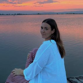 Lara, Babysitter in Deltebre