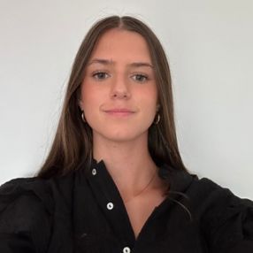 Valeria, Babysitter in María de Huerva