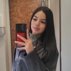 Kiara, Niñera o canguro en lominchar