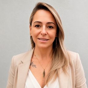 Sandra Ximena, Niñera o canguro en San Fernando de Henares