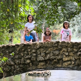 Elio, Familia en Sevilla