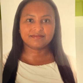 Paola Andrea, Niñera o canguro en Los Corrales de Buelna