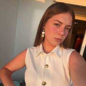 Alba, Niñera o canguro en Alberic