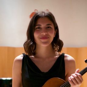 Adriana, Niñera o canguro en Anchuelo