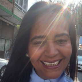 Monica, Niñera o canguro en Mimetiz