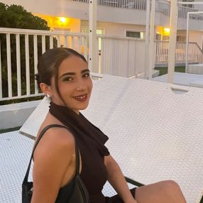 Sara, Babysitter in Pizarra