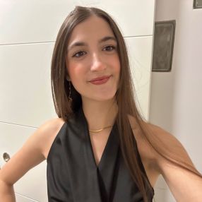 Andrea, Niñera o canguro en Roquetes