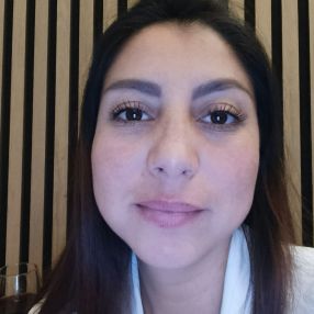 Adriana Camila, Niñera o canguro en Porqueres