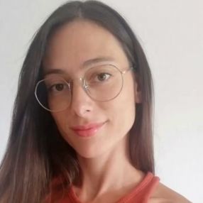 Anna, Niñera o canguro en Vecindario