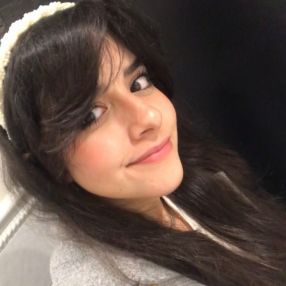 Layla, Niñera o canguro en Cenicientos