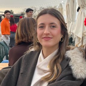 Agatha, Niñera o canguro en Burjassot