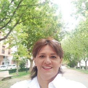Gloria, Niñera o canguro en Mengíbar