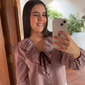 Natalia, Niñera o canguro en Tinajo