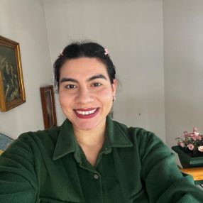 Natalia Vanessa, Niñera o canguro en Gines