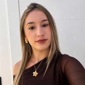 Emma, Niñera o canguro en Maracena