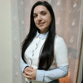 Georgiana, Babysitter in Borriol