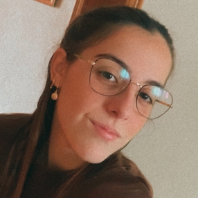 Alba, Babysitter in Yecla