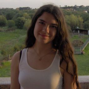 Lorena, Niñera o canguro en Añora