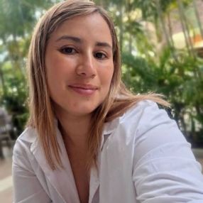 Luisa, Niñera o canguro en Manises