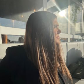 Sheila, Niñera o canguro en Riveira