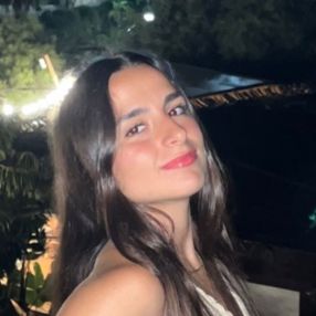 Eva, Niñera o canguro en La Aljorra