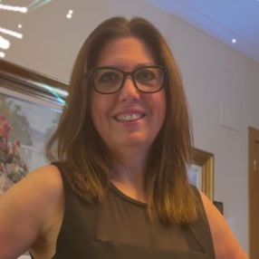Veronica, Niñera o canguro en Burguillos