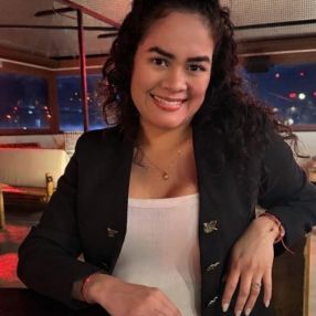 Karen, Niñera o canguro en La Cuesta