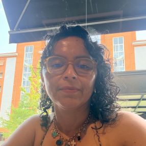 Karina Paulett, Babysitter in El Molar