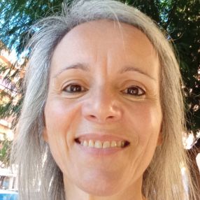 Anna, Niñera o canguro en Càlig