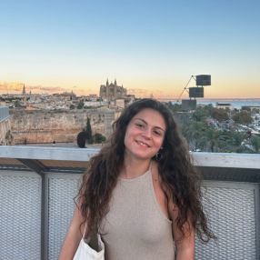 Marina, Niñera o canguro en Esporles
