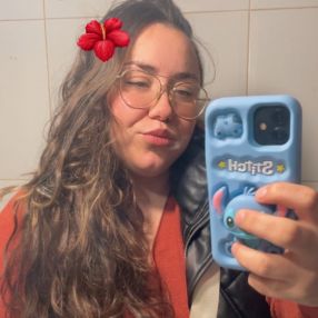 Viki, Babysitter in Sueca