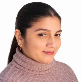 Lucy, Niñera o canguro en Albox