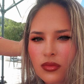 Ana Romina, Niñera o canguro en Puerto del Rosario
