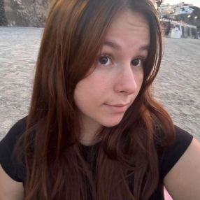 Lorena, Niñera o canguro en Picaña