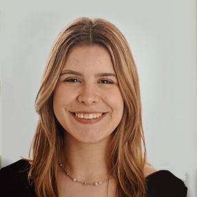 Belén, Niñera o canguro en Fuentespina
