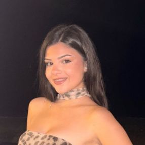 Manuela, Niñera o canguro en Ojén