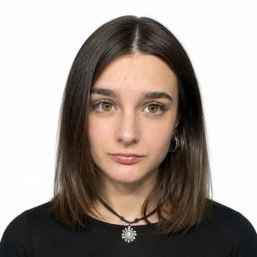 Ana, Niñera o canguro en Mos