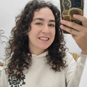 Inés, Niñera o canguro en Teruel
