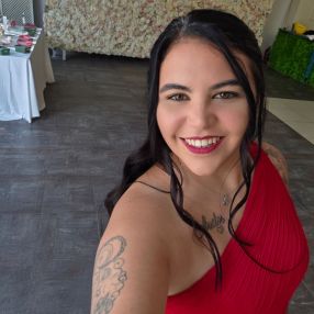 Silvia, Niñera o canguro en Ribarroja de Turia