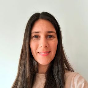 Evangelina, Babysitter in Bormujos