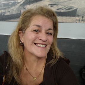 Eva, Babysitter in Ribeira