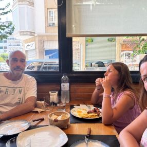 Miren Ainhoa, Familia en San Sebastián