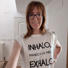 Laura, Niñera o canguro en Puebla de Vallbona