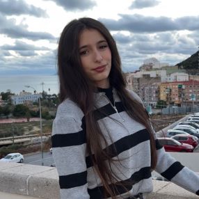 Ana Maria, Niñera o canguro en Gran Alacant