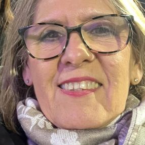 Olivia Solorzano, Niñera o canguro en Cheste